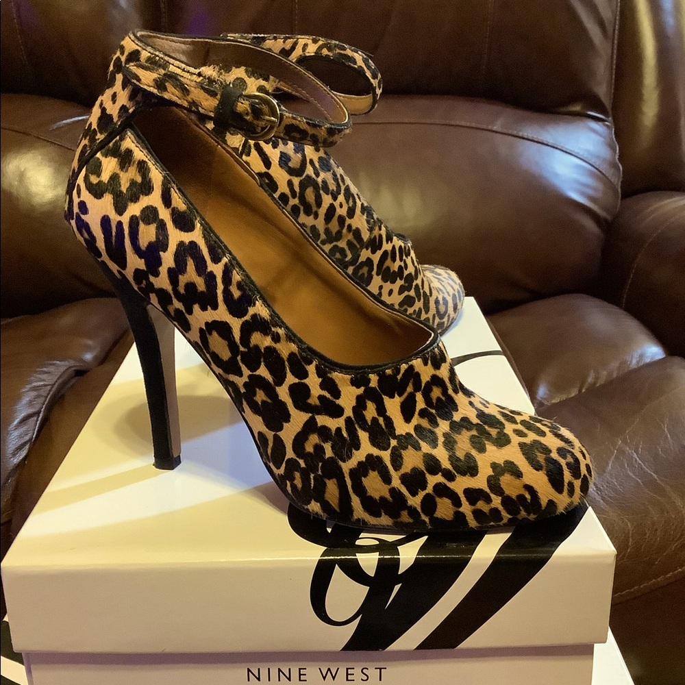 Women’s Shoes - Size 6